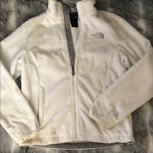 White fluffy north face osito jacket